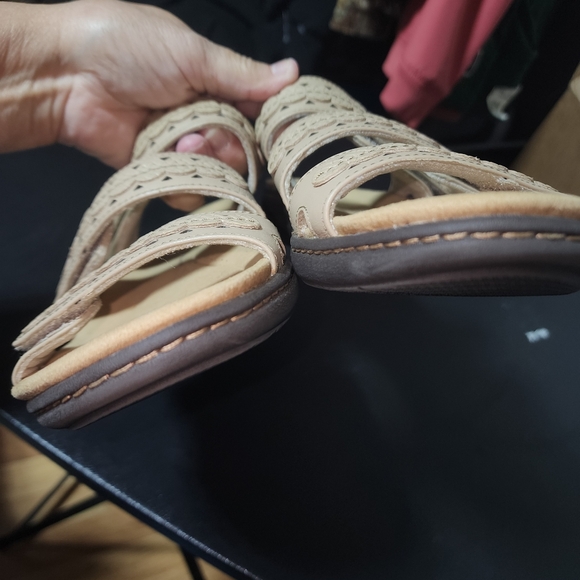 CLARKS EUC WOMENS SZ 8.5M LAURIEANN COVE SUEDE SLIPON SANDALS - Picture 8 of 10